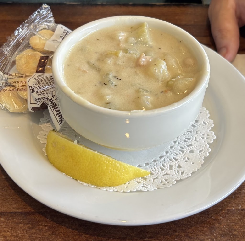 Riva Fish House | 31 Municipal Wharf, Santa Cruz, CA 95060, USA | Phone: (831) 429-1223