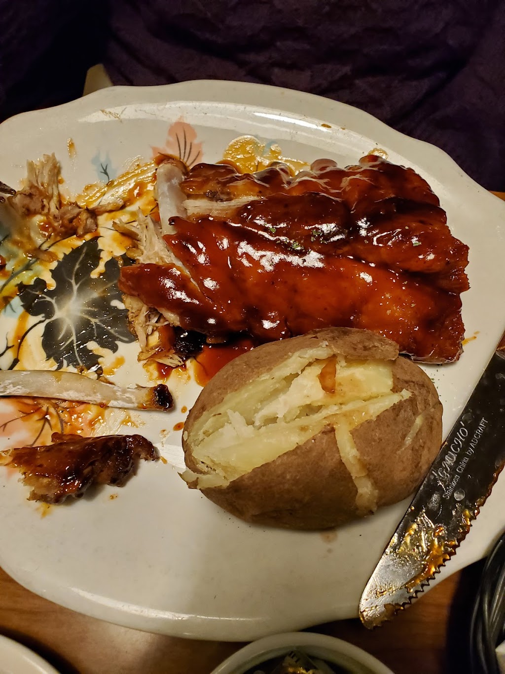 Amber Oaks Restaurant | 4798 E Lake Rd, Sheffield Lake, OH 44054, USA | Phone: (440) 240-8527