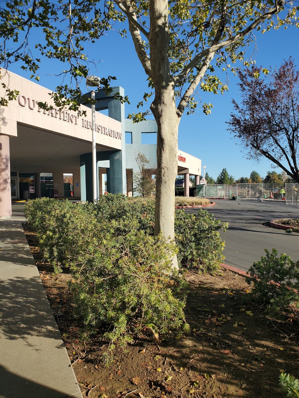 Sutter Davis Hospital Emergency Department | 2000 Sutter Pl, Davis, CA 95616, USA | Phone: (530) 757-5111