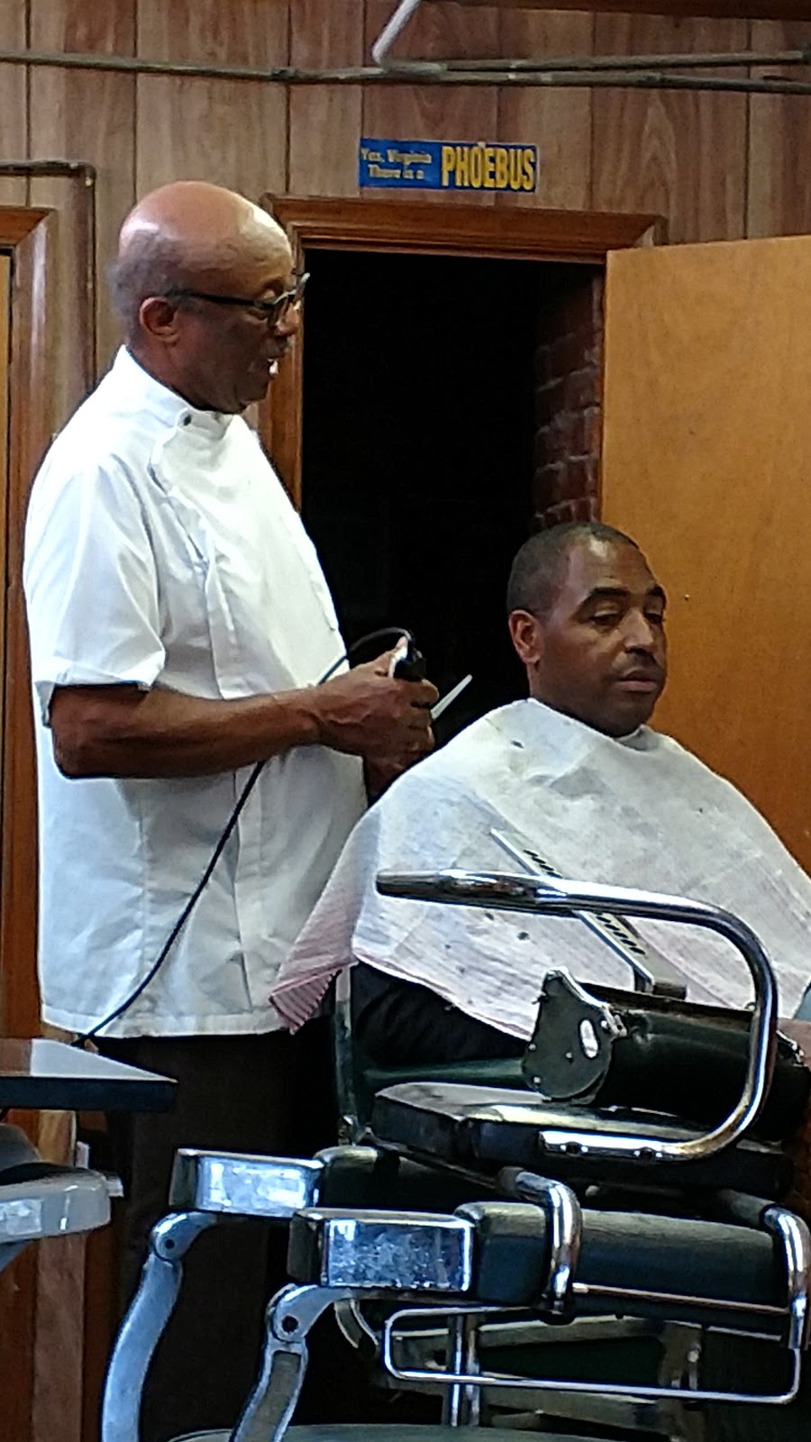 Mullins Barber Shop | 17 E County St, Hampton, VA 23663, USA | Phone: (757) 723-9725