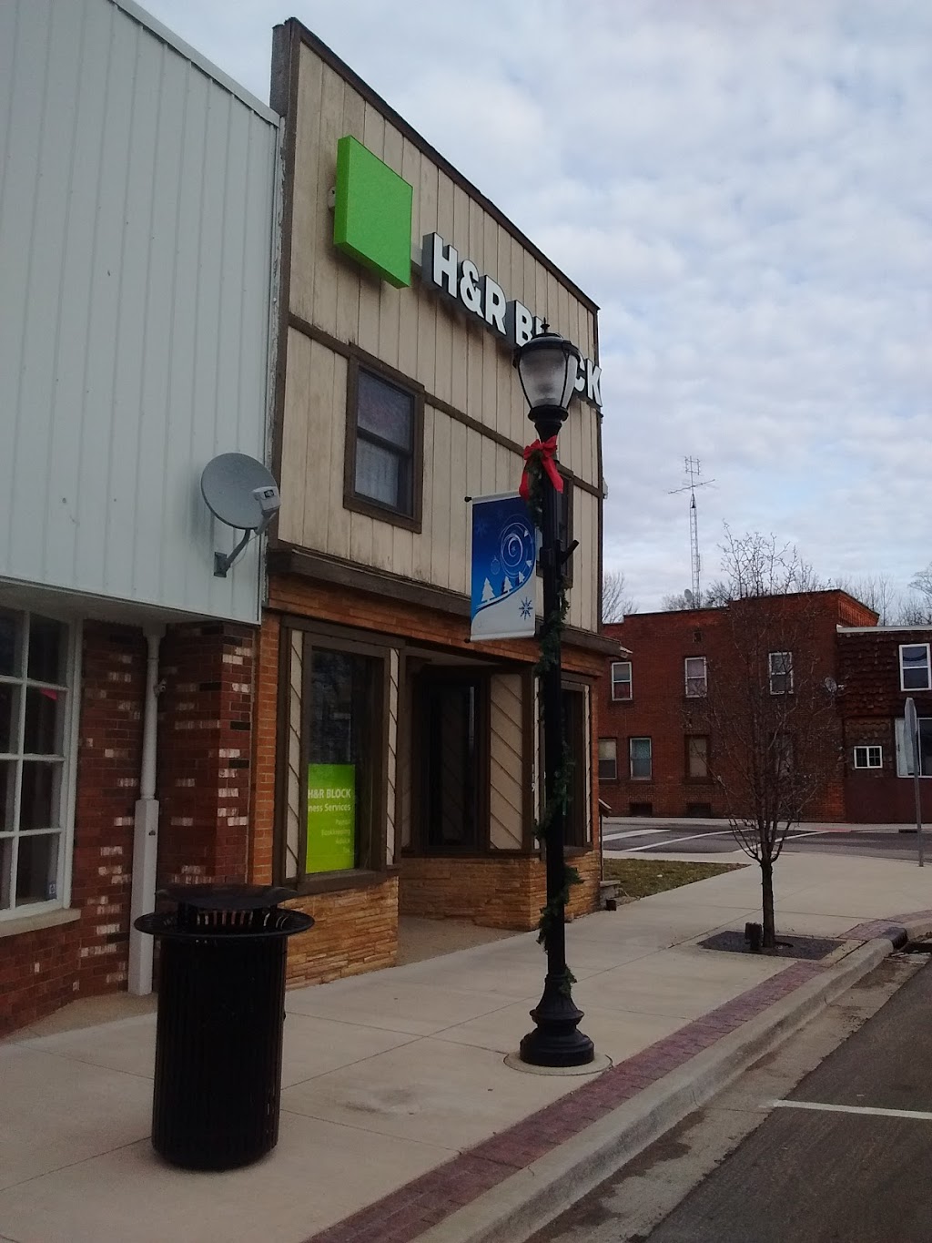 H & R Block | 104 Pleasant St, Fremont, IN 46737, USA | Phone: (260) 495-2100