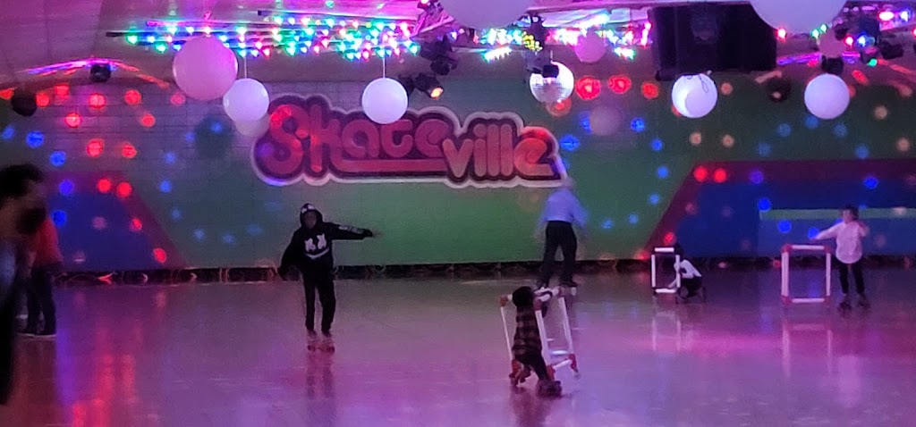 Skateville Family Rollerskating Center | 201 River Ridge Cir S, Burnsville, MN 55337, USA | Phone: (952) 890-0988