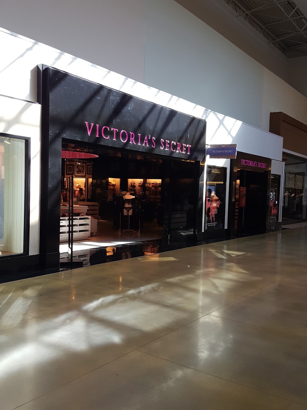 Victorias Secret & PINK | 3000 Grapevine Mills Pkwy, Grapevine, TX 76051, USA | Phone: (972) 355-0649