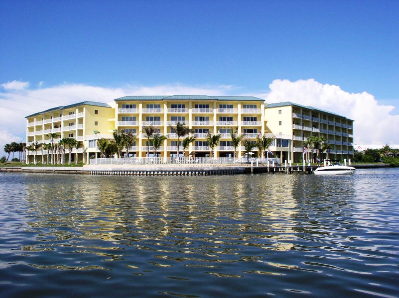 Boca Ciega Resort | 8800 Bay Pines Blvd, St. Petersburg, FL 33709, USA | Phone: (727) 209-3300