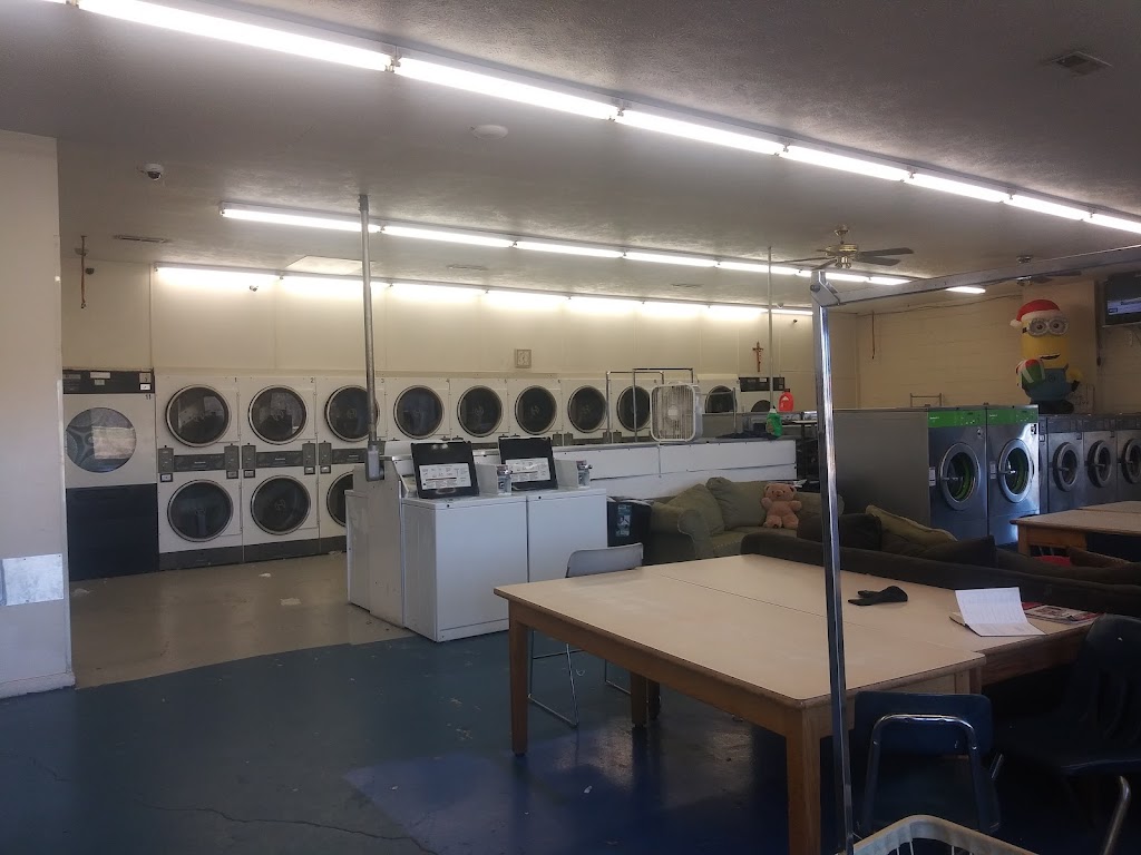 Blue Ridge Laundromat | 604 E Atkins St, Dobson, NC 27017, USA | Phone: (336) 374-8714