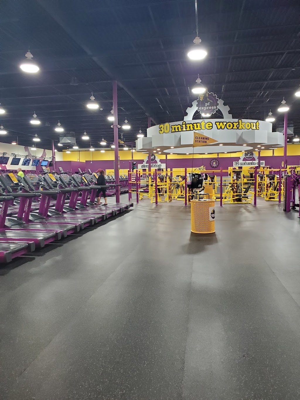 Planet Fitness | 37685 Five Mile Rd, Livonia, MI 48154, USA | Phone: (734) 744-4011