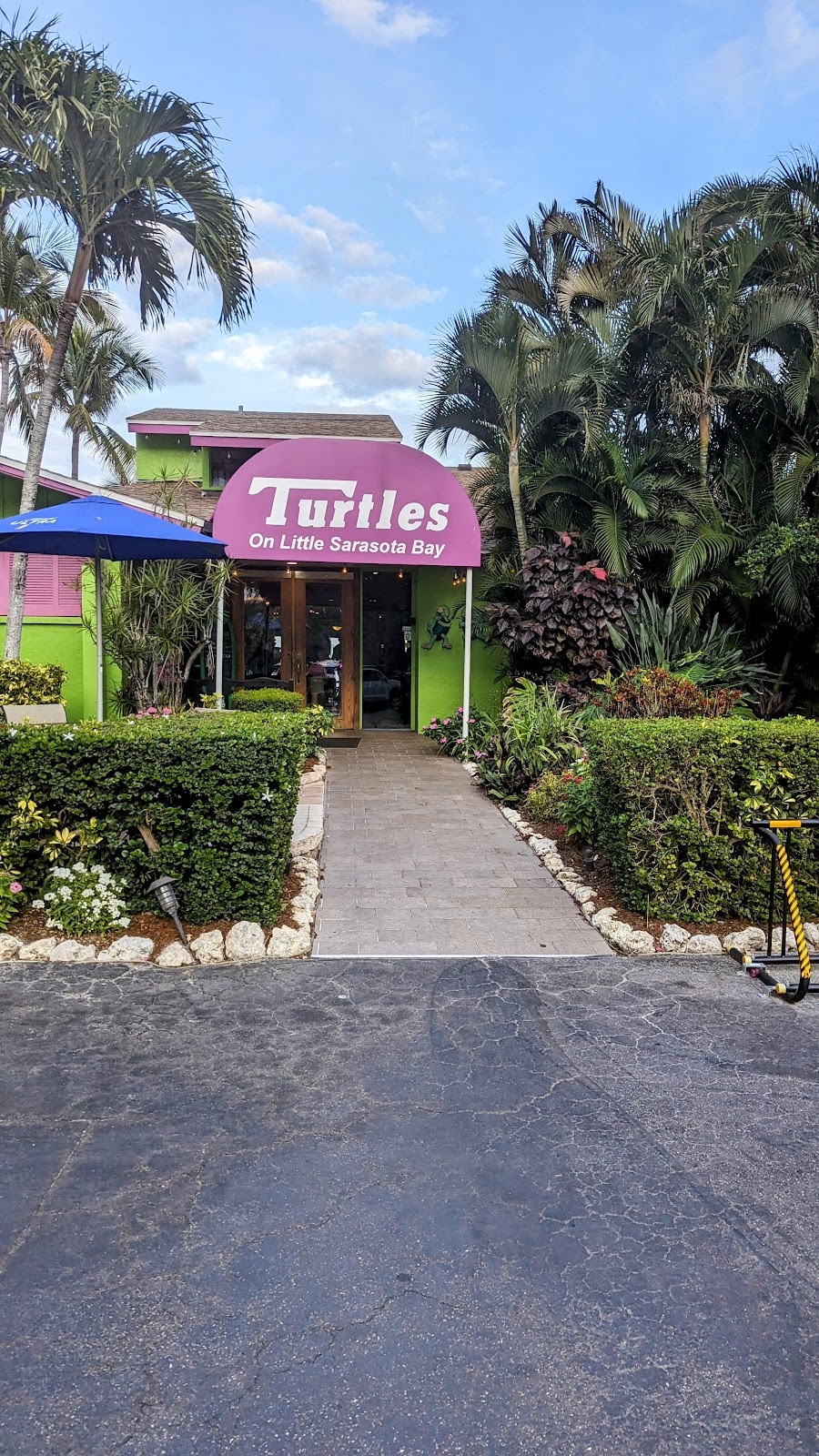 Turtles Restaurant | 8875 Midnight Pass Rd, Sarasota, FL 34242, USA | Phone: (941) 346-2207