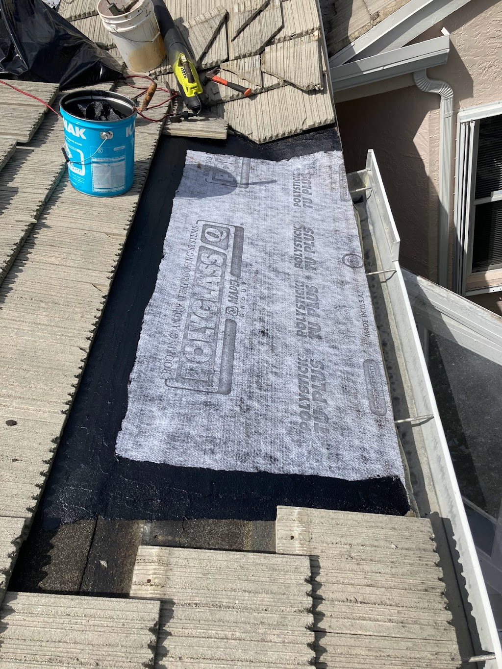 Apex Summit Roofing LLC | 9076 SW 21st Ct B, Boca Raton, FL 33428, USA | Phone: (561) 909-8954