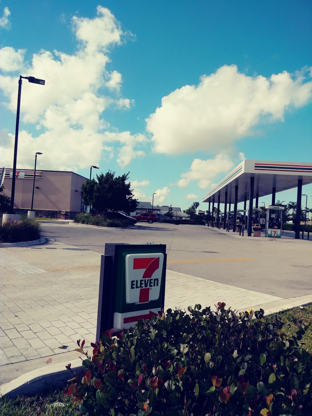 7-Eleven | 25 S Homestead Blvd, Homestead, FL 33030 | Phone: (305) 247-0744