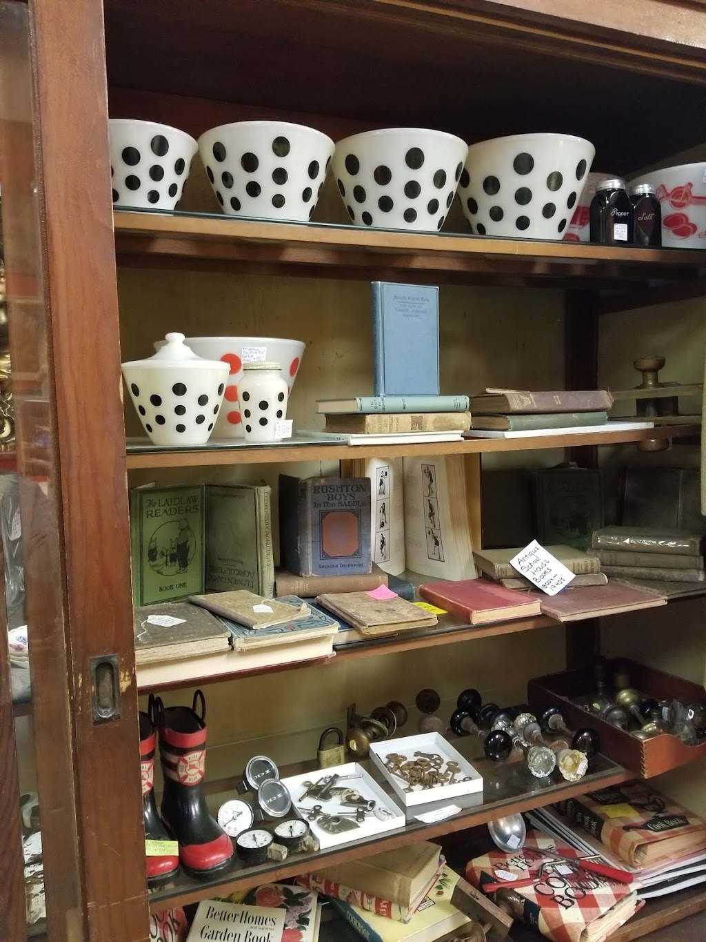 Wisteria Antique Mall | 120 W Oklahoma Ave, Guthrie, OK 73044, USA | Phone: (405) 282-3993