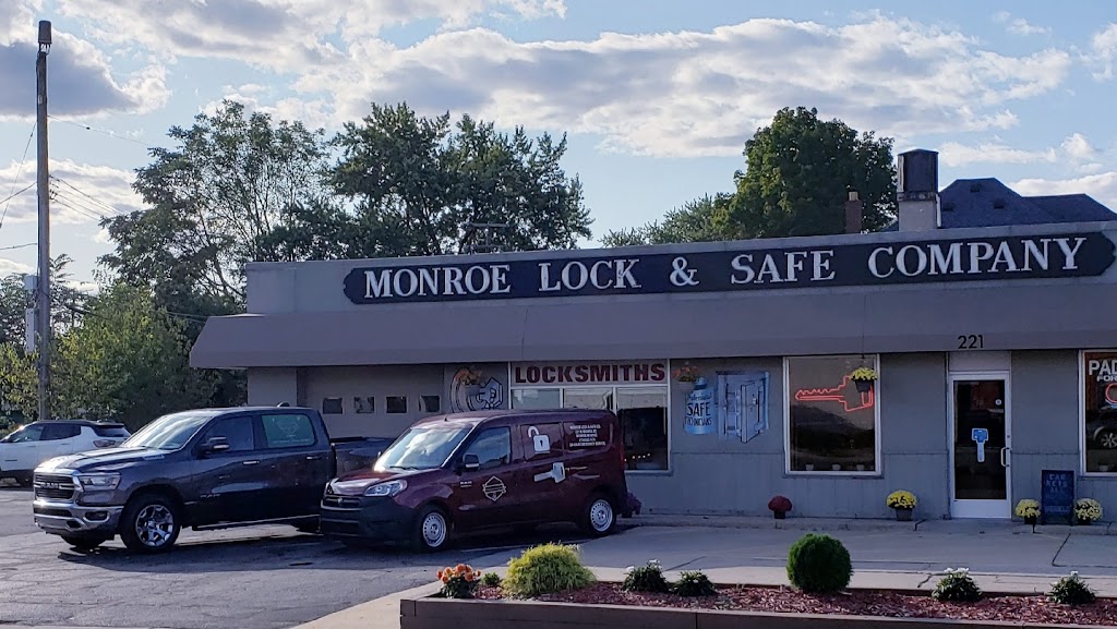 Monroe Lock & Safe Company | 221 N Monroe St, Monroe, MI 48162, USA | Phone: (734) 242-7474