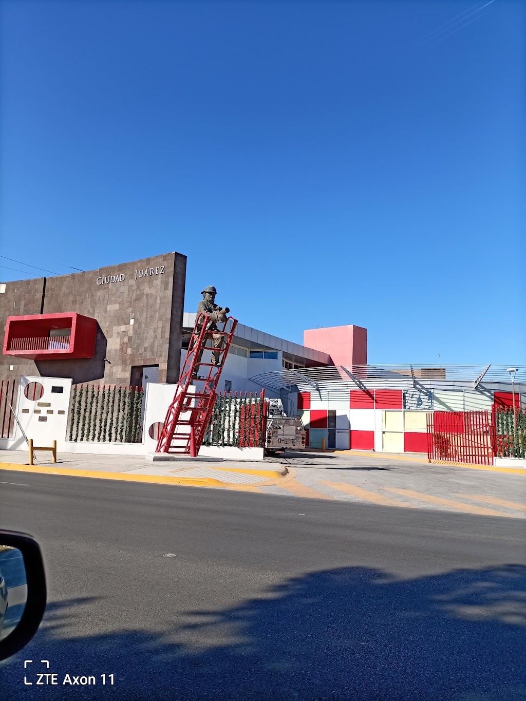 Estación Central del Heroico Cuerpo de Bomberos Ciudad Juárez | Heroico Colegio 1725, Chamizal, 32000 Cd Juárez, Chih., Mexico | Phone: 656 737 0886