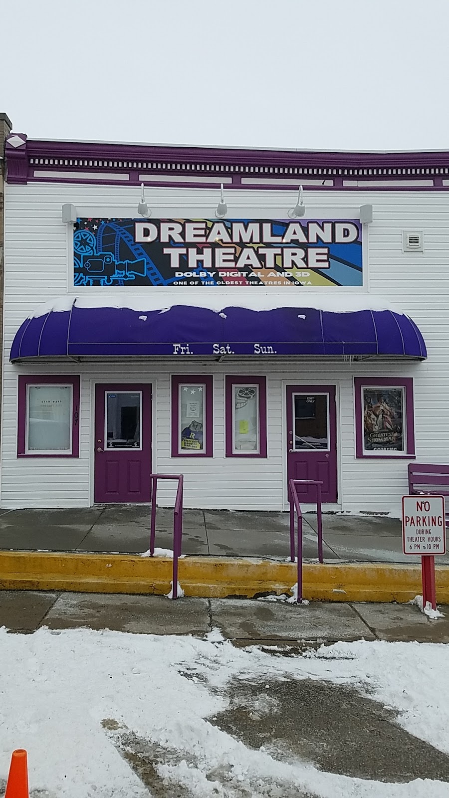 Dreamland Theatre | 107 Broadway St, Carson, IA 51525, USA | Phone: (712) 484-2281