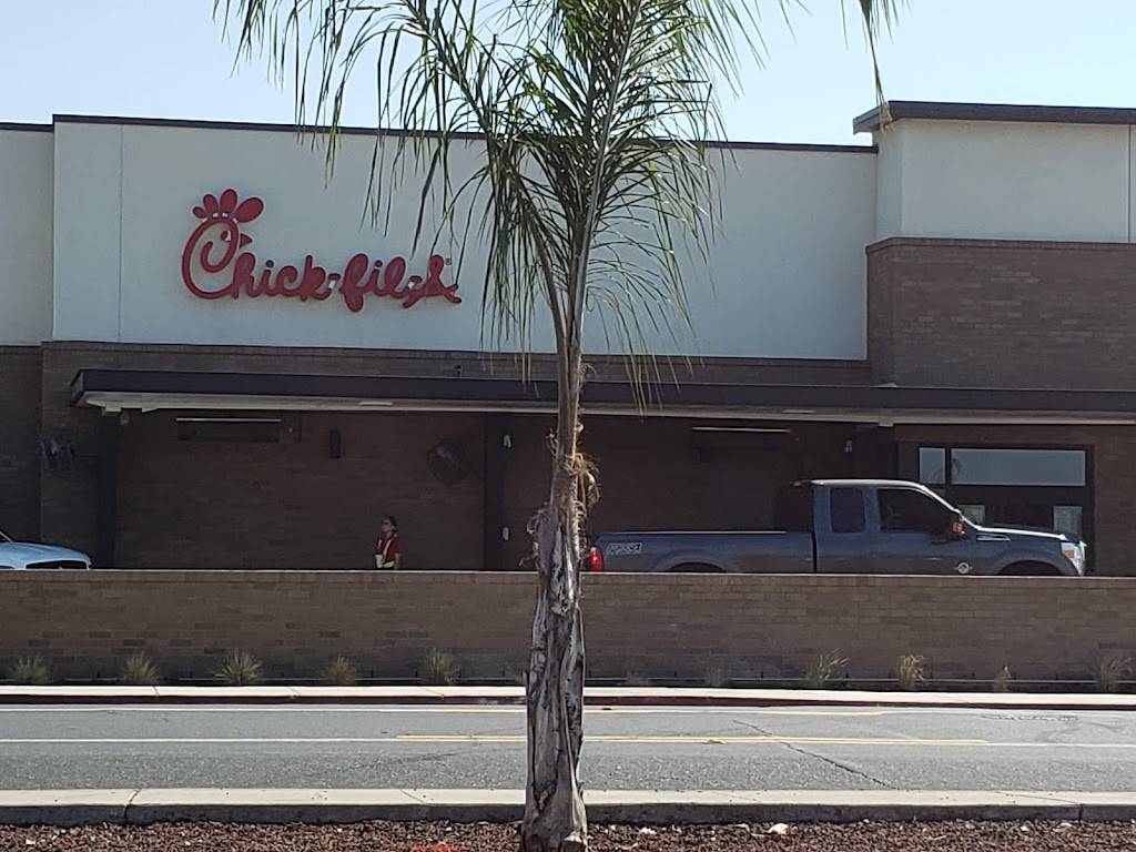 Chick-fil-A | 1405 E Yosemite Ave, Manteca, CA 95336, USA | Phone: (209) 239-2000