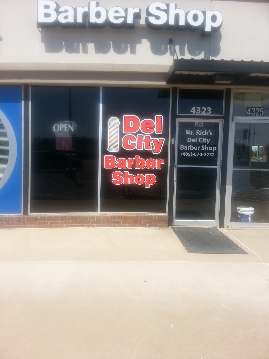 Mr Ricks Del City Barber Shop | 4323 SE 15th St, Oklahoma City, OK 73115, USA | Phone: (405) 824-3167