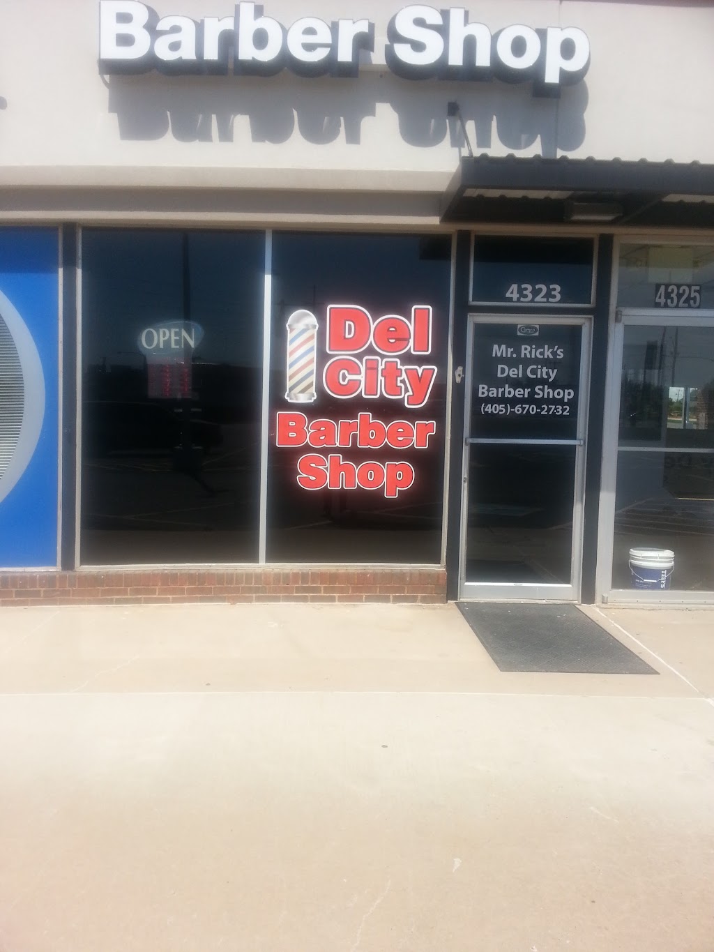 Mr Ricks Del City Barber Shop | 4323 SE 15th St, Oklahoma City, OK 73115 | Phone: (405) 824-3167