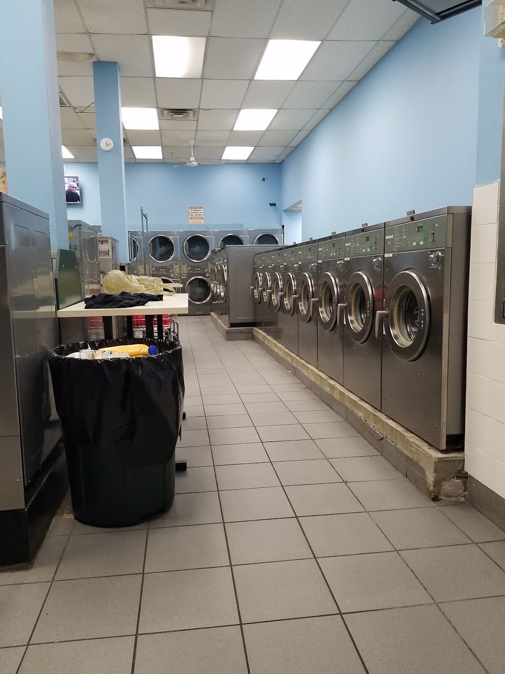 Hometown Laundry | 530 McBride Ave, Woodland Park, NJ 07424, USA | Phone: (973) 345-2889