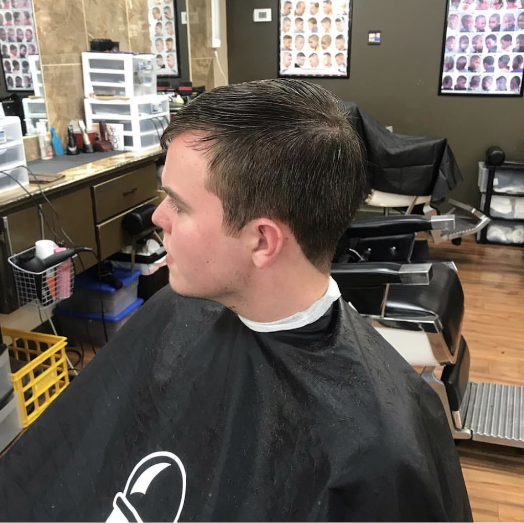 JOHN BENTLEY CUTS | 179 Maxham Rd, Austell, GA 30168, USA | Phone: (404) 403-2239