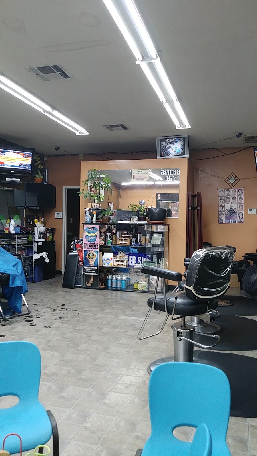 D & Ts Old Fashioned Barber | 974 Kendall Dr # 6, San Bernardino, CA 92407, USA | Phone: (909) 881-8833