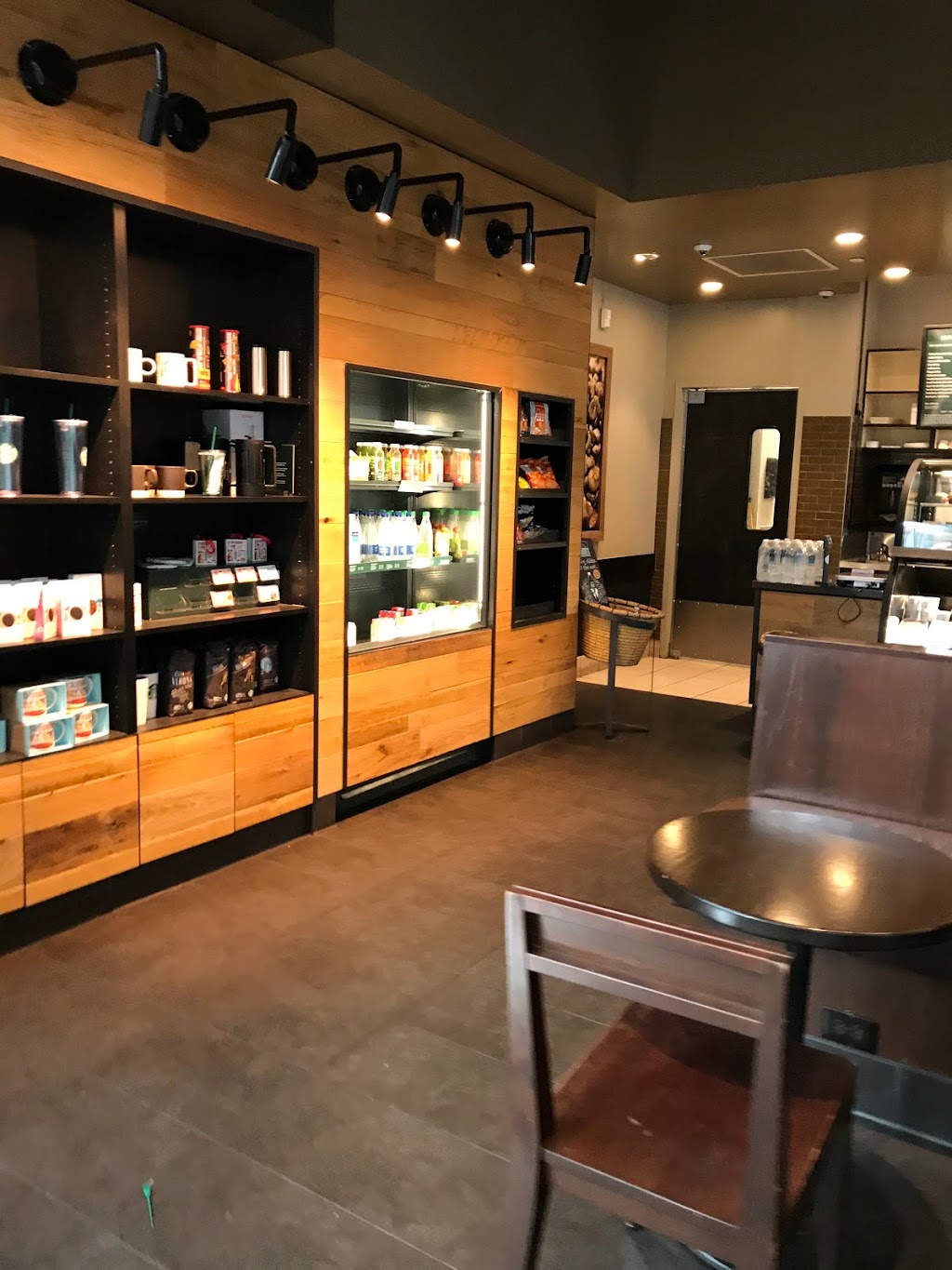 Starbucks | 2800 N Main St, Santa Ana, CA 92705, USA | Phone: (714) 547-7140