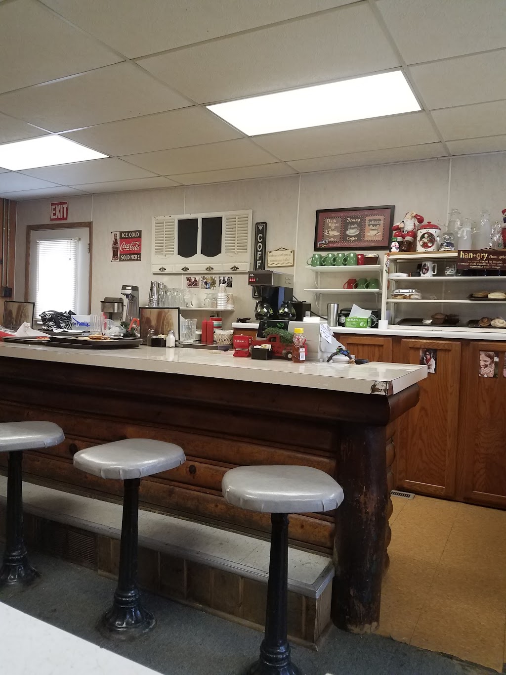 Roberts Cafe | 208 W Main St, Roberts, WI 54023, USA | Phone: (715) 749-3133