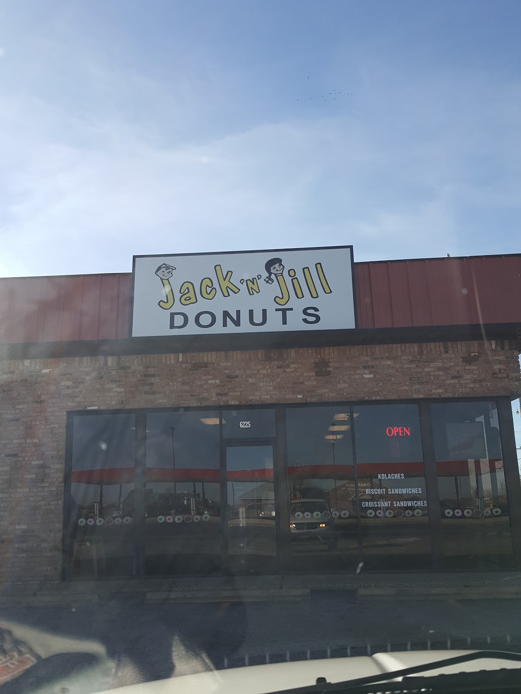 Jack ‘N’ Jill Donuts | 6225 19th St, Lubbock, TX 79407, USA | Phone: (806) 771-3667