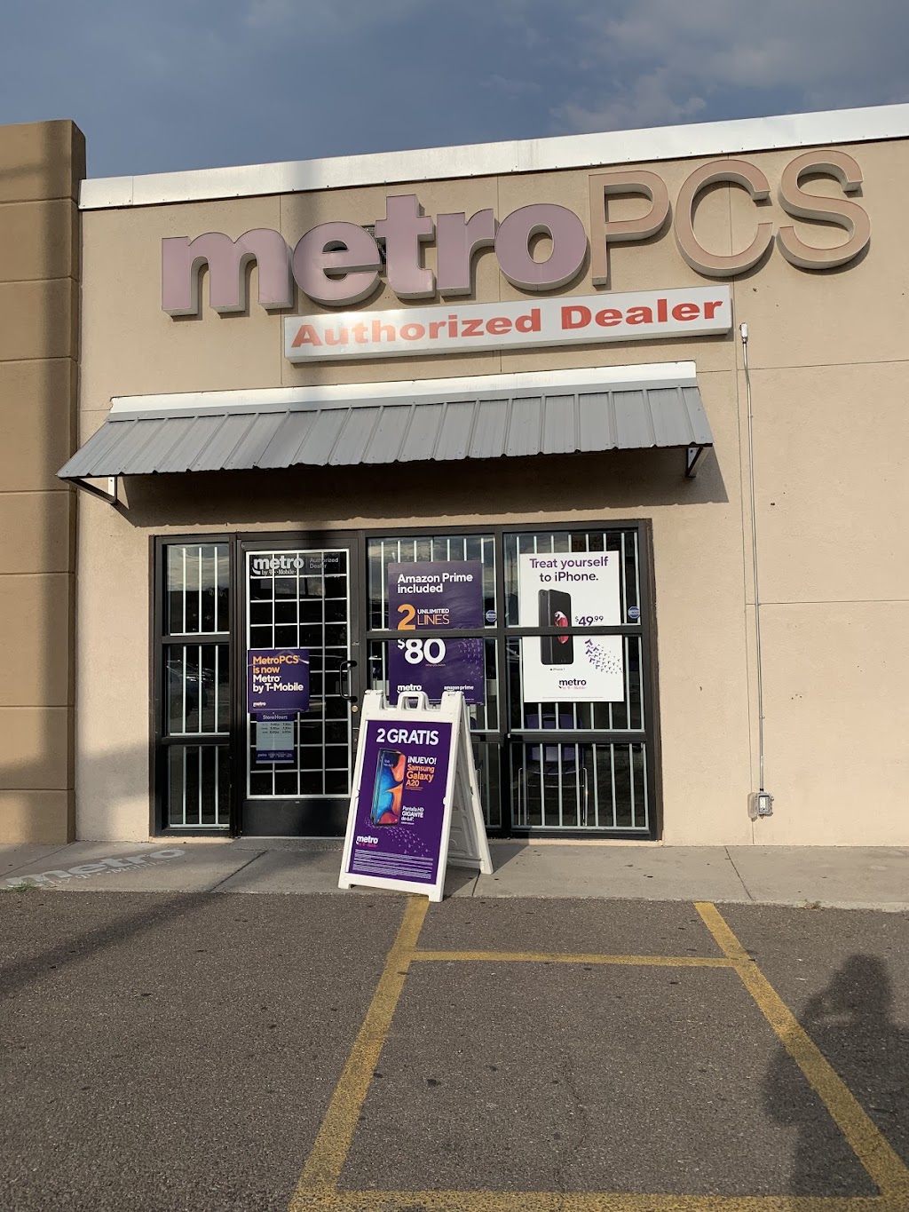 Metro by T-Mobile | 4000 Central Ave SW Ste B, Albuquerque, NM 87105, USA | Phone: (505) 503-6432