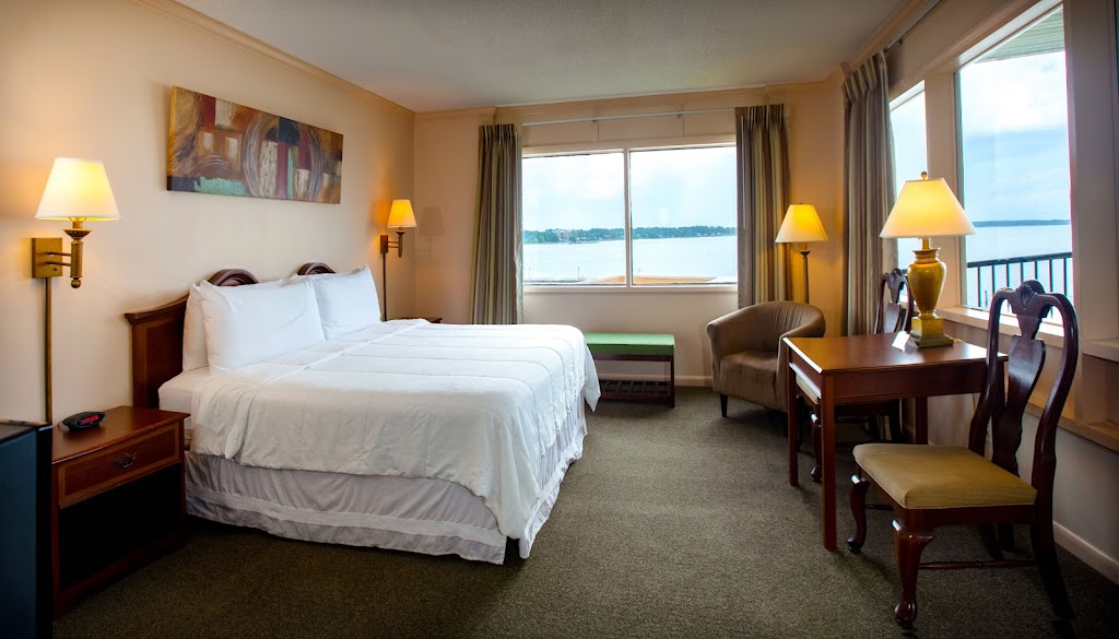 Yorktown Beach Hotel | 508 Water St, Yorktown, VA 23690, USA | Phone: (757) 898-3232