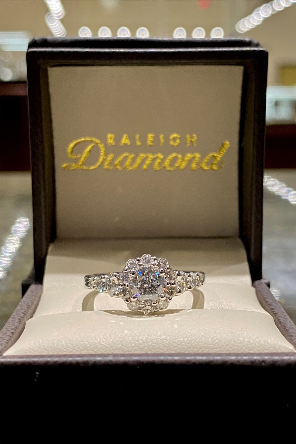 Raleigh Diamond Fine Jewelry | 5925 Glenwood Ave #100, Raleigh, NC 27612, USA | Phone: (919) 725-3444