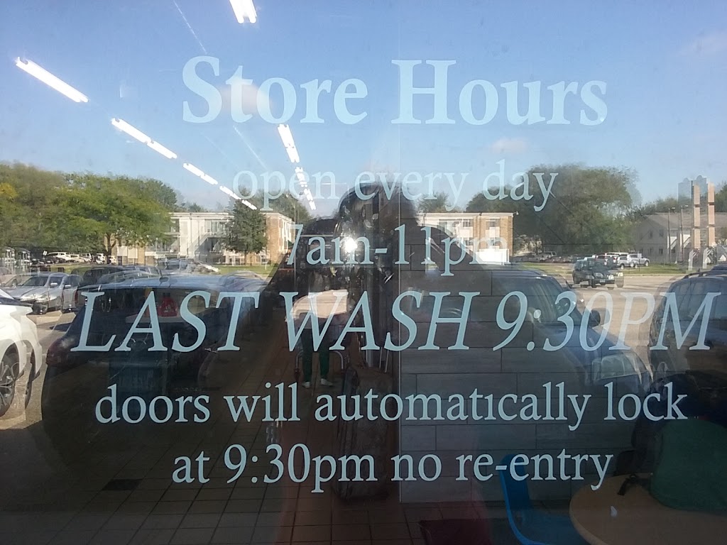 Giant Wash Coin Laundry | 6824 N Humboldt Ave, Brooklyn Center, MN 55430, USA | Phone: (612) 834-5436