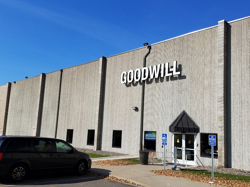 Goodwill - Chaska Wholesale | 312 Lake Hazeltine Dr, Chaska, MN 55318, USA | Phone: (952) 361-6280