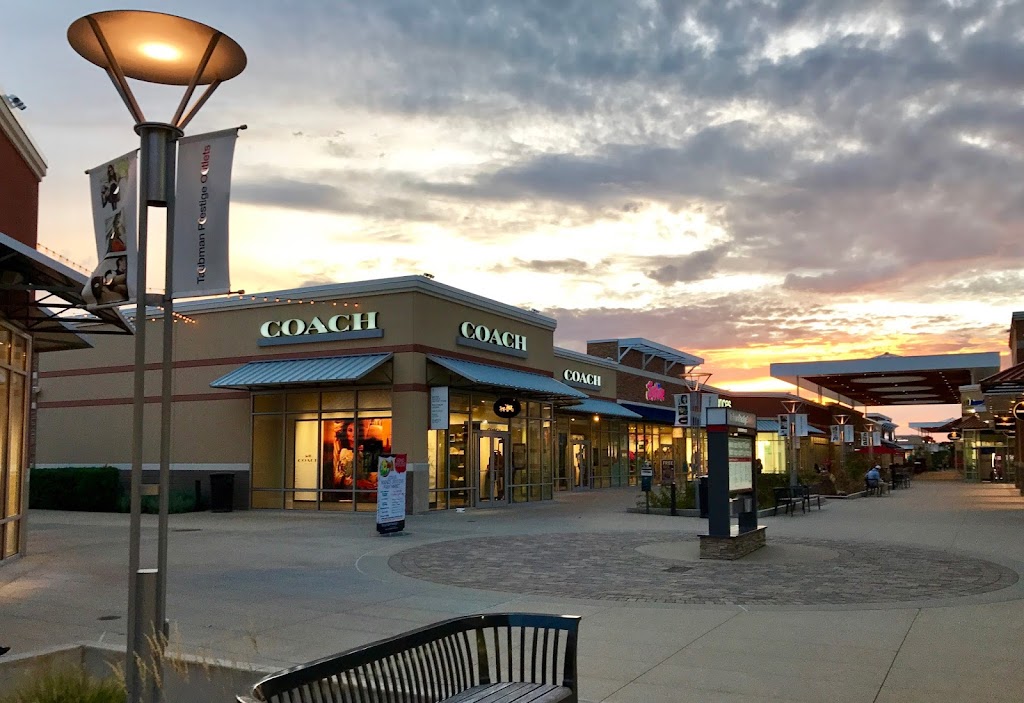 Chesterfield Outlets | 17057 N Outer 40 Rd, Chesterfield, MO 63005, USA | Phone: (636) 536-3014