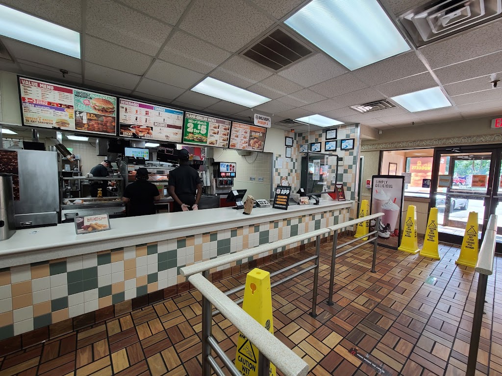 Burger King | 400 N Broadway, Pennsville Township, NJ 08070, USA | Phone: (856) 299-1240