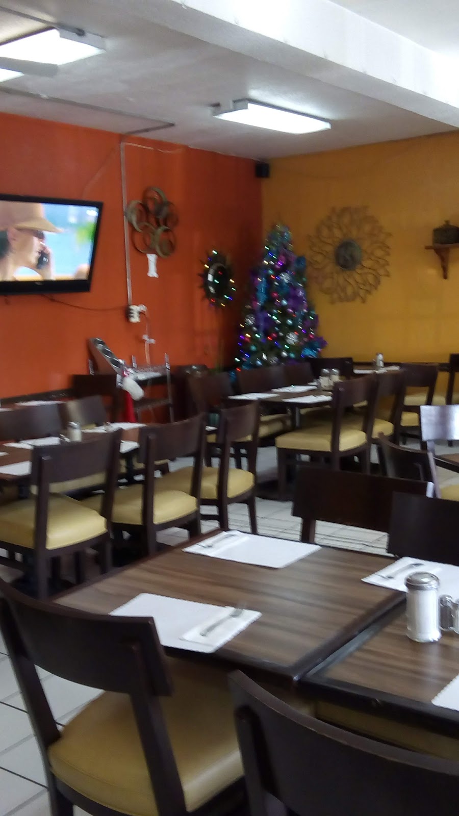 Restaurante Majo Express | Photo 5 of 10 | Address: Av. Alejandro Von Humboldt 17606, Garita de Otay, 22430 Tijuana, B.C., Mexico | Phone: 664 624 3200