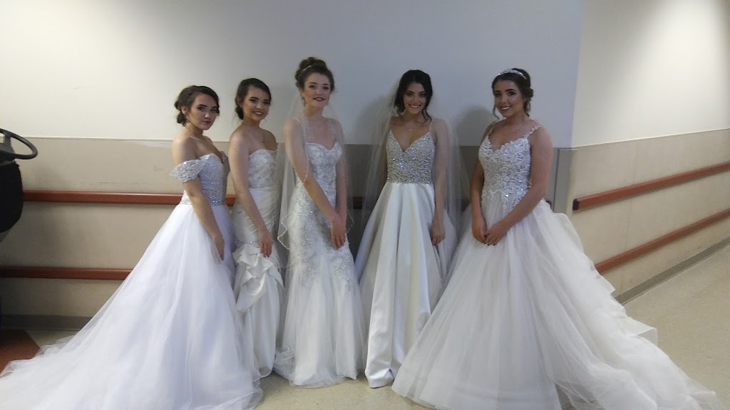 Evas Bridal & Fashion | 6227 Middlebelt Rd, Garden City, MI 48135, USA | Phone: (734) 422-5390