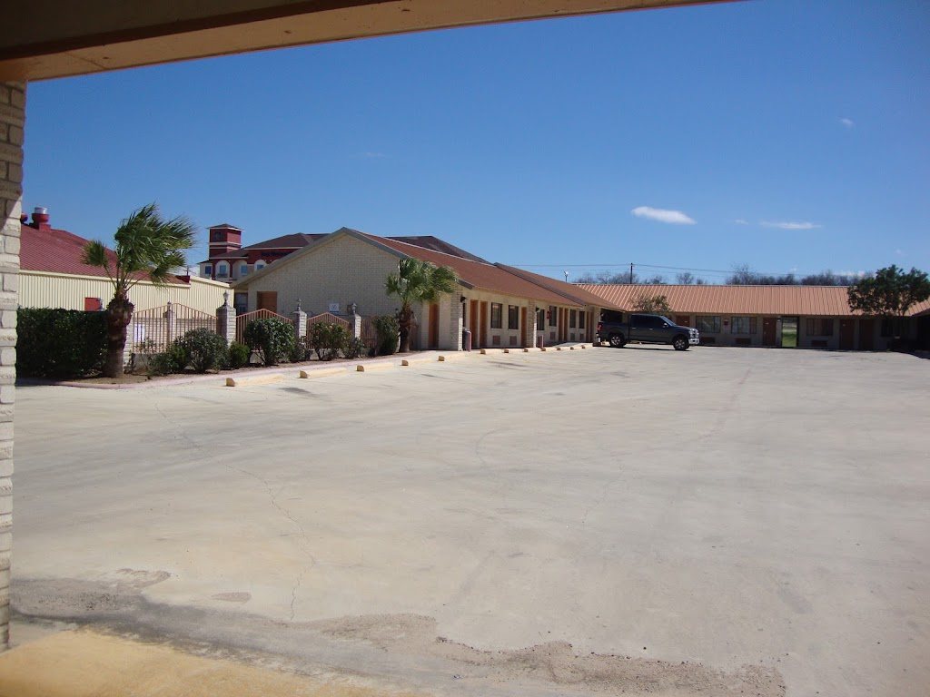 Pleasanton Executive Inn | 1927 W Oaklawn Rd, Pleasanton, TX 78064, USA | Phone: (830) 569-8747