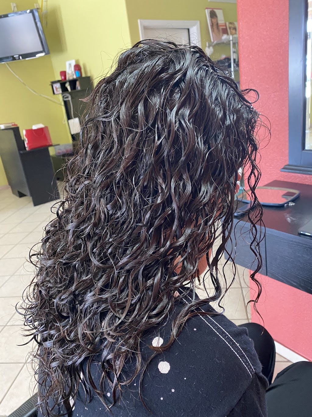 The Hair Loom by Maria Villalpando Vazquez | 41 Main St, Isleton, CA 95641, USA | Phone: (916) 777-5310