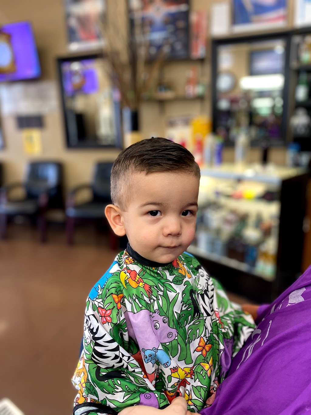 J J Barber Shop | 3790, 5905 W Bell Rd # 3, Glendale, AZ 85308, USA | Phone: (602) 896-2631