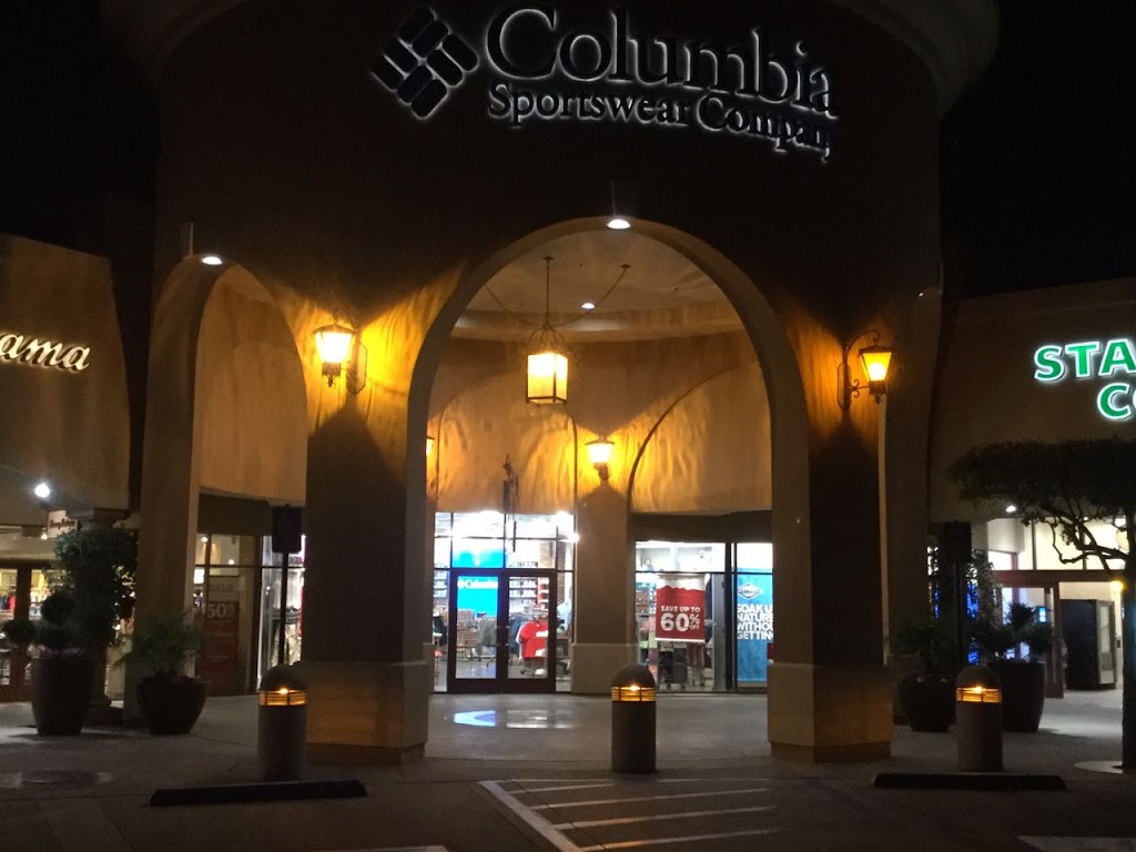 Columbia Factory Store | 48750 Seminole Dr Ste 104, Cabazon, CA 92230, USA | Phone: (951) 922-9575