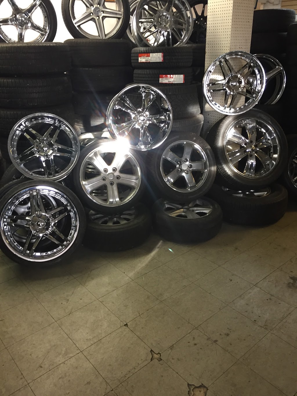 D & R Used Tires | 2092 E Seymour Ave, Cincinnati, OH 45237, USA | Phone: (513) 888-1378