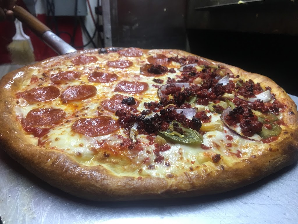 Charlys Pizza | 22203, Granjas Familiares del Matamoros, 22203 Tijuana, B.C., Mexico | Phone: 664 819 1565