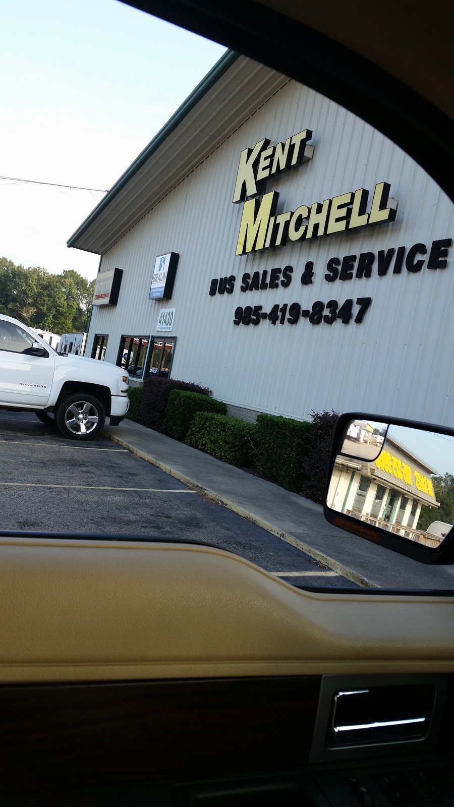 Kent Mitchell RV Sales LLC | 41430 E Interstate 55 Service Rd, Hammond, LA 70403, USA | Phone: (985) 375-9900