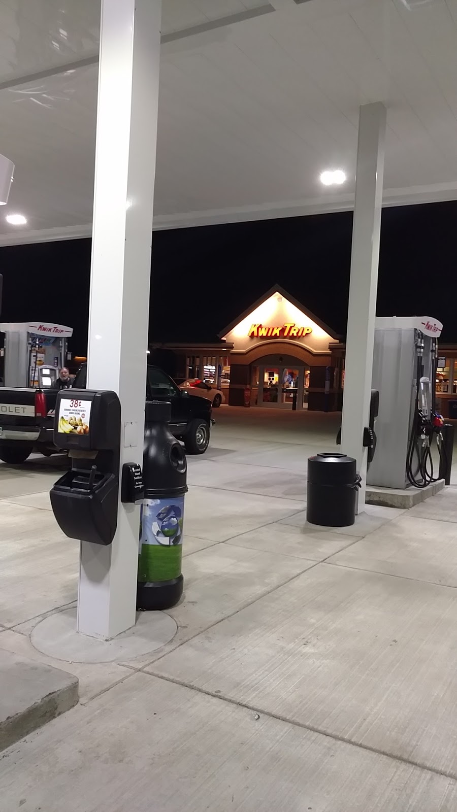 Kwik Trip #111 | 12585 58th St N, Oak Park Heights, MN 55082, USA | Phone: (651) 430-1591