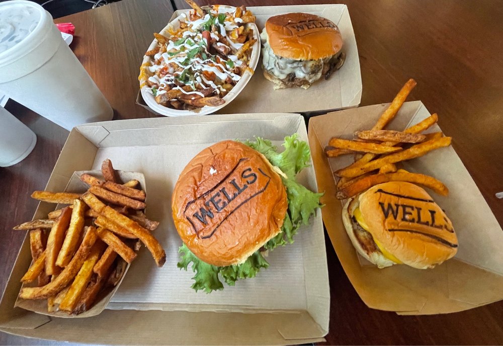 Wells Cattle Co. Burgers & Pies | 206 N Fannin St, Rockwall, TX 75087, USA | Phone: (469) 745-1625