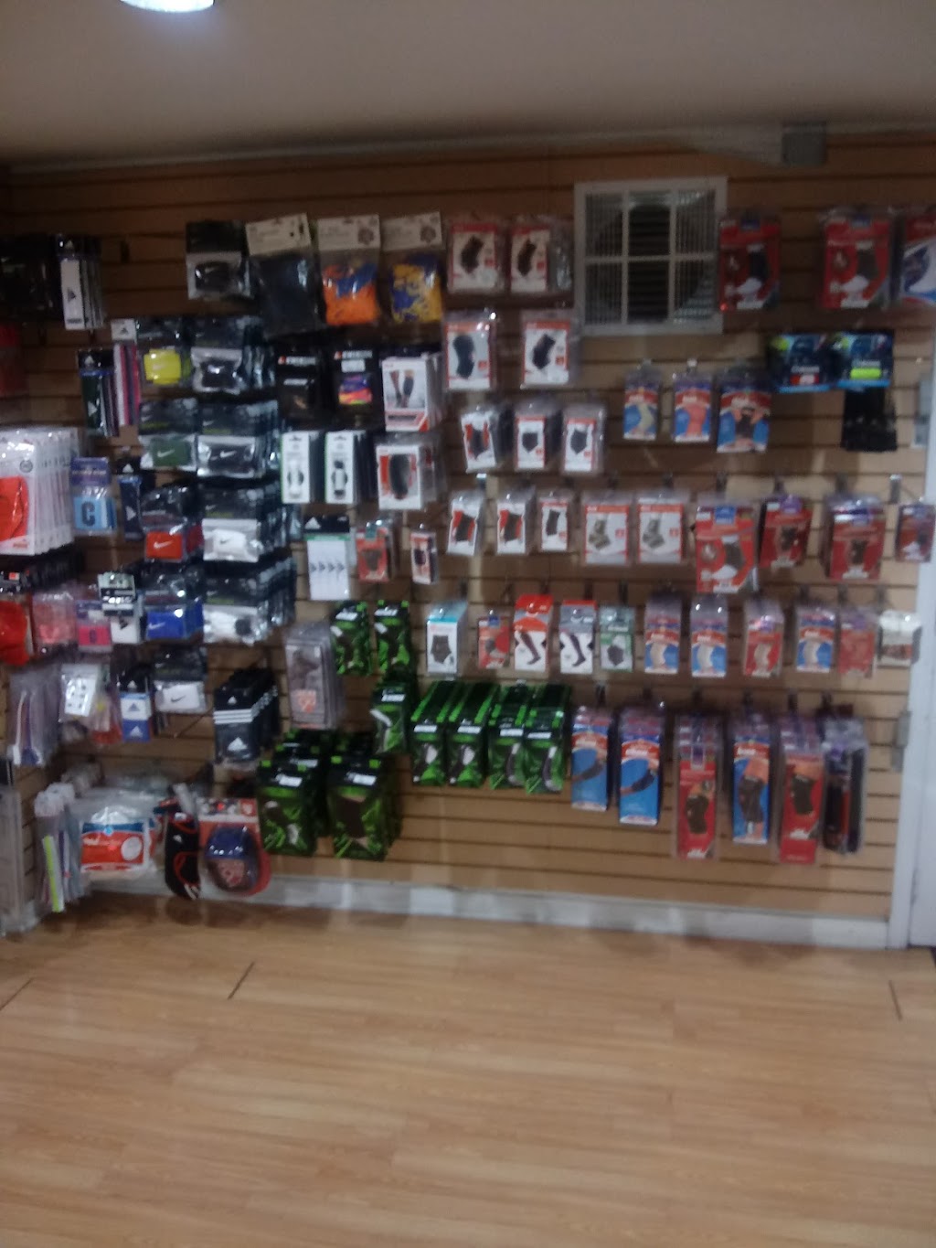 Nikys Sports | 3537 Tweedy Blvd, South Gate, CA 90280, USA | Phone: (323) 249-5445