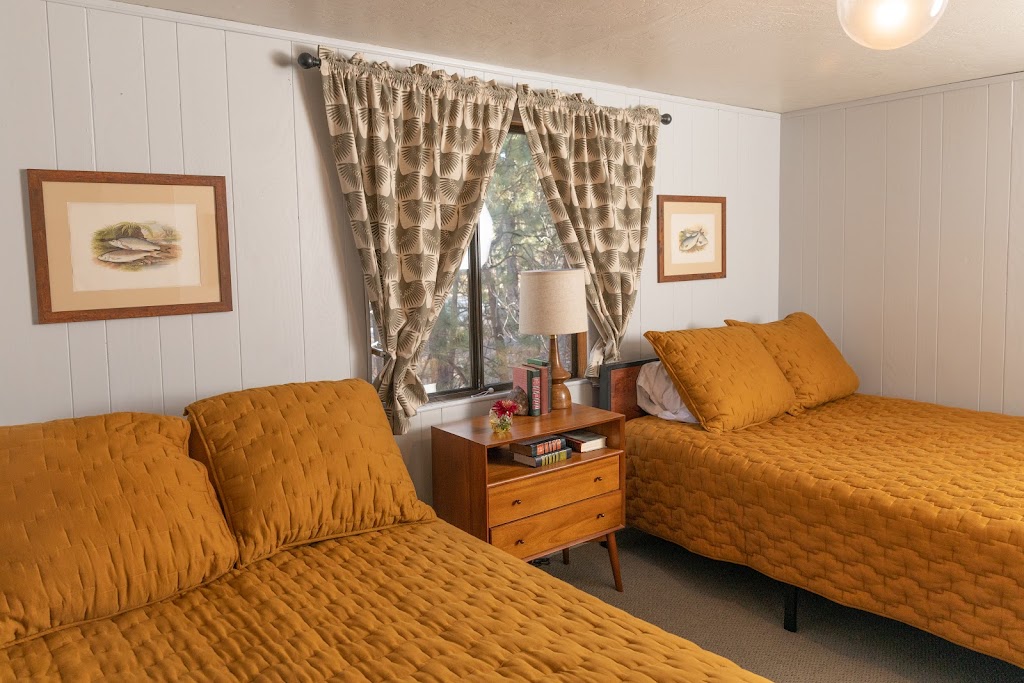 Oak Knoll Lodge | 949 Tulip Ln, Big Bear Lake, CA 92315, USA | Phone: (909) 866-2773