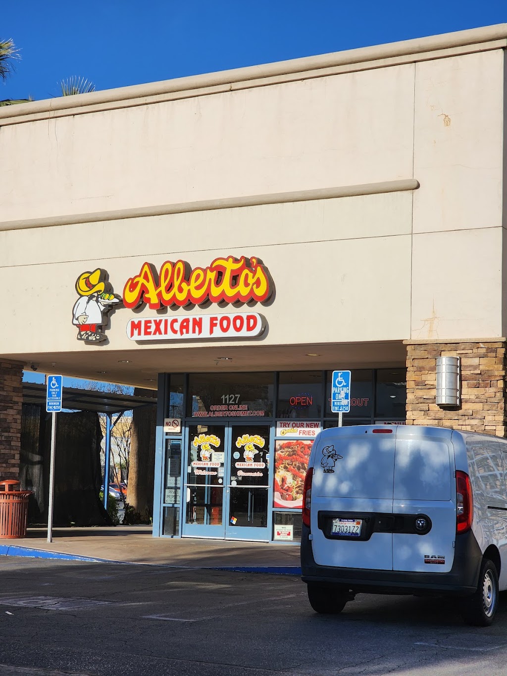 ALBERTOS SANDERSON & STETSON HEMET | 1127 S Sanderson Ave, Hemet, CA 92545, USA | Phone: (951) 658-6770