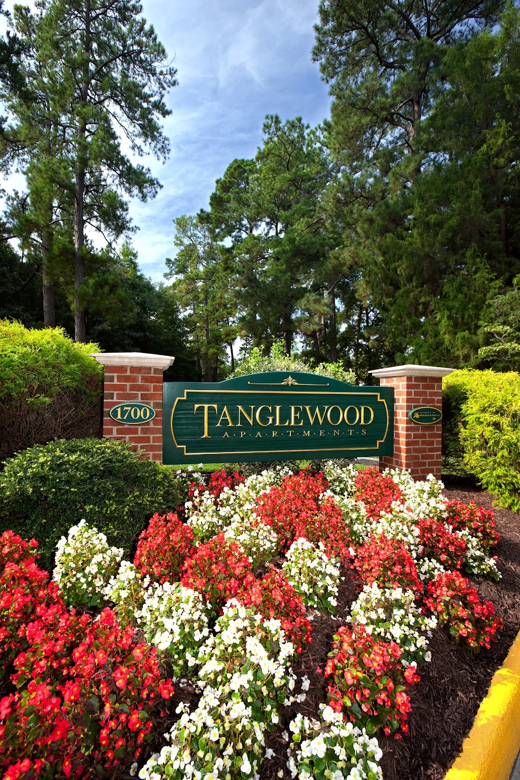 Tanglewood Apartments | 1700 Johnson Rd Suite 2D, Petersburg, VA 23805, USA | Phone: (804) 207-3552