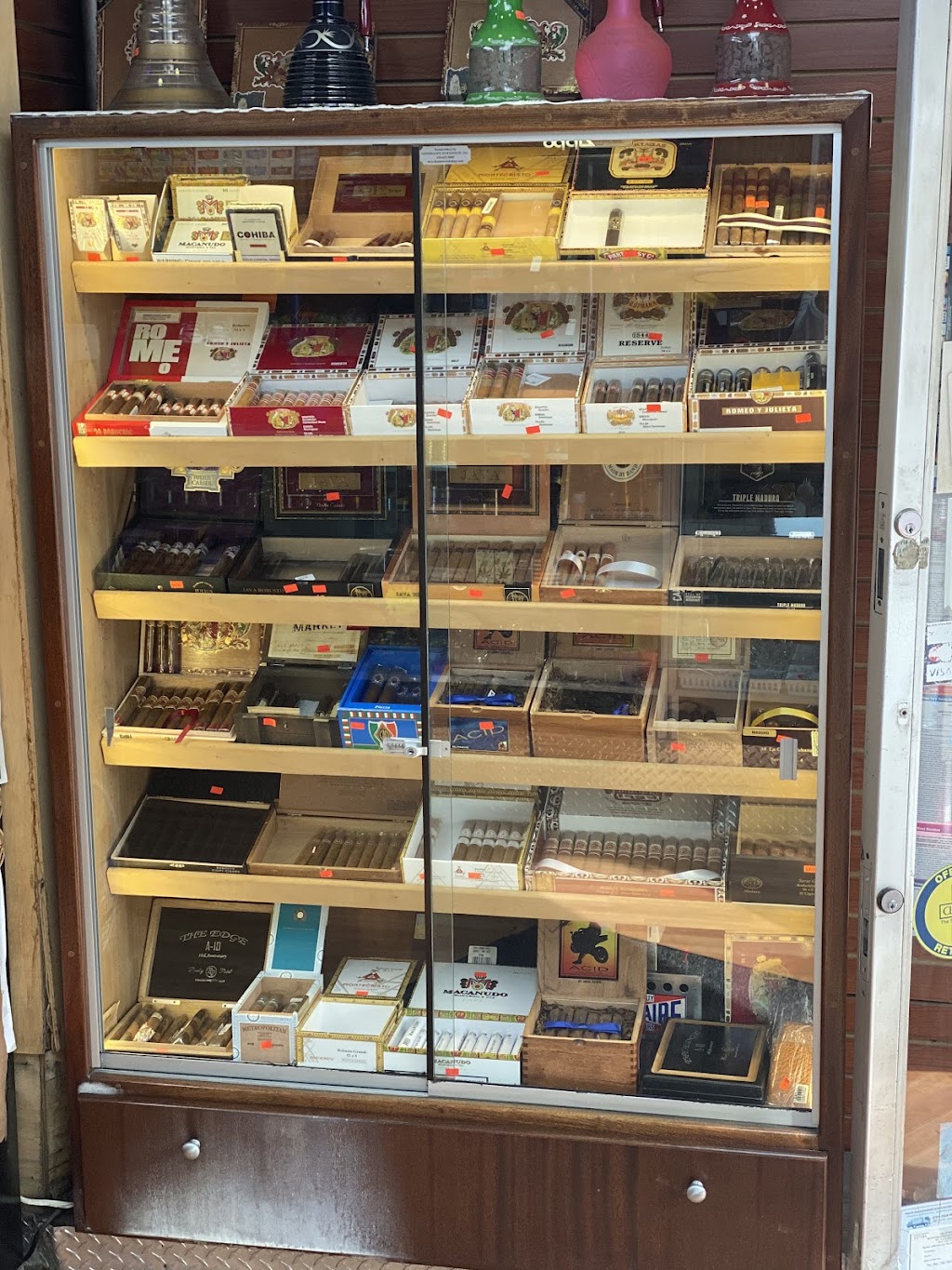 Vape & Gift Shop | 66-31 Fresh Pond Rd, Queens, NY 11385 | Phone: (646) 639-8523