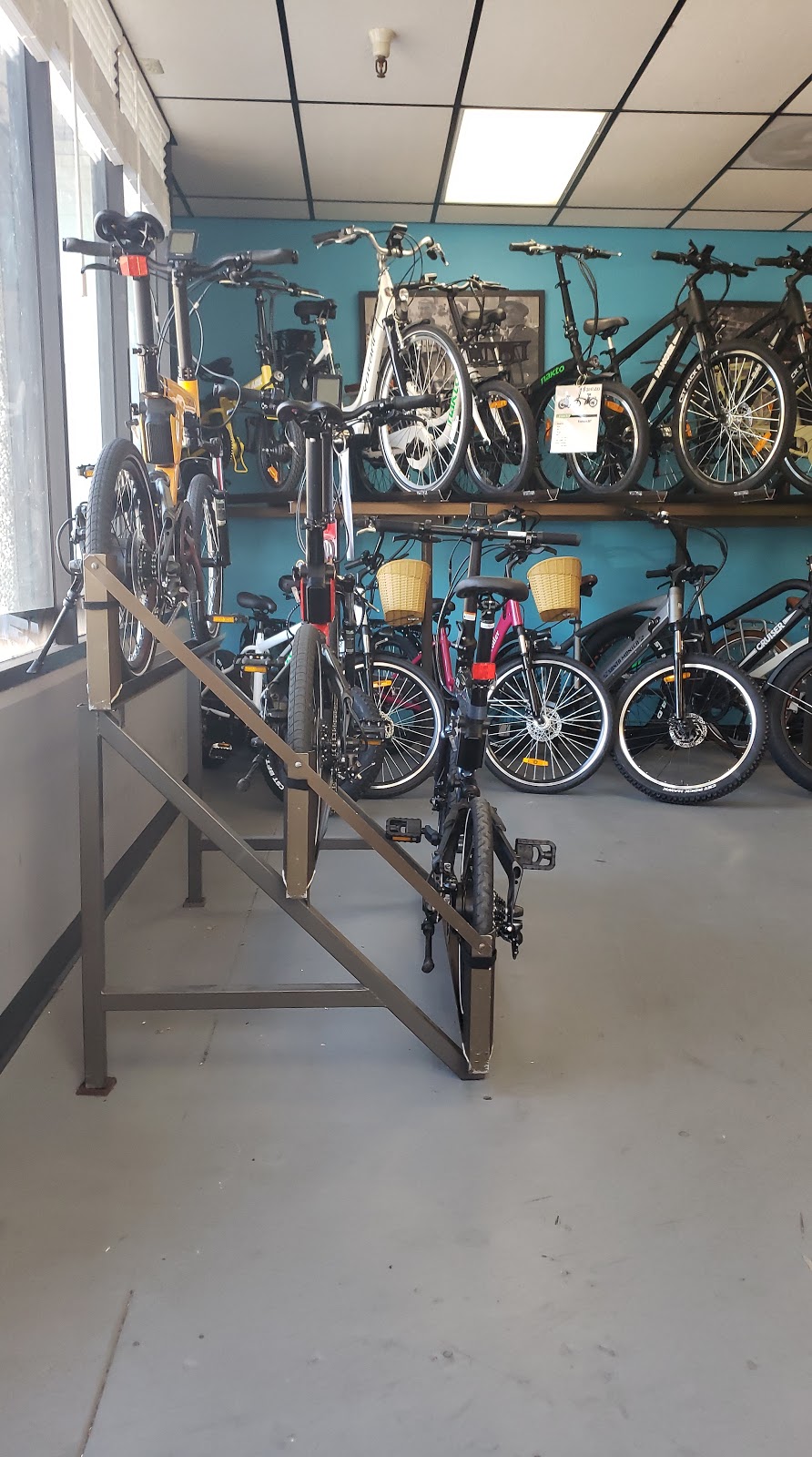 The Electric Bike Shop | 5704 Broadway, Sacramento, CA 95820, USA | Phone: (916) 594-7945